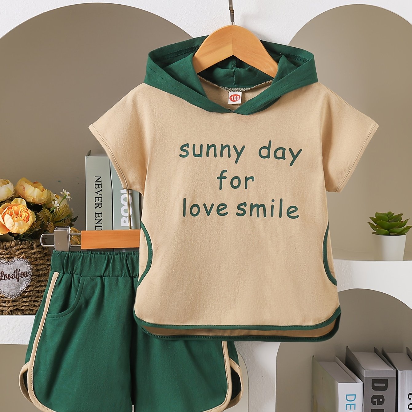 Girls’ 2PCS Summer Outfit – Cotton Hooded Shorts Set with Playful Print, Casual Outdoor Wear