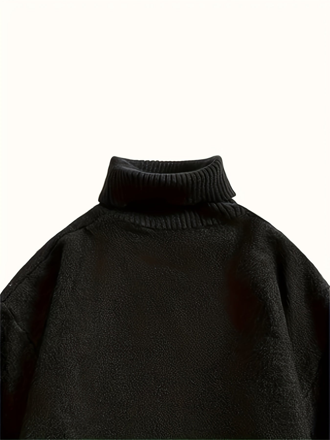 100% Velvet Men’s Turtleneck Sweater – Loose Fit, Autumn/Winter Essential