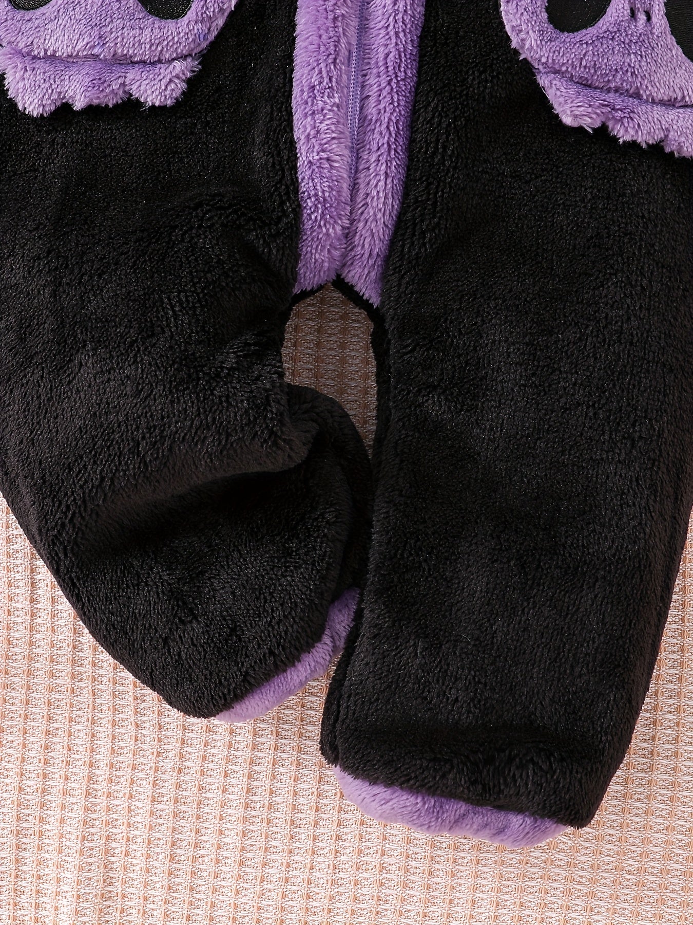 🦇 Baby Bat Plush Jumpsuit – Soft Fleece Hooded Outfit with Skull Pockets