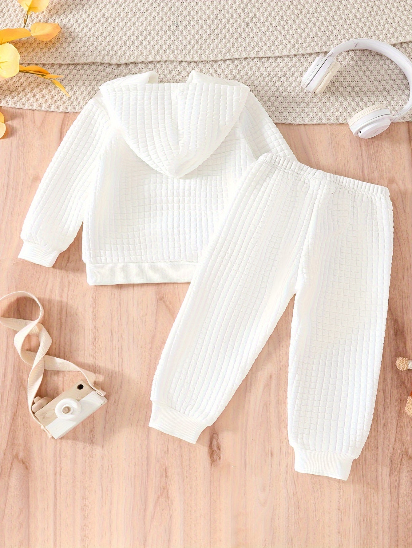 Baby Boy Solid Color Autumn/Winter Long Sleeve Top & Pants Set with Large Pocket – Comfortable Outfit for Outdoor