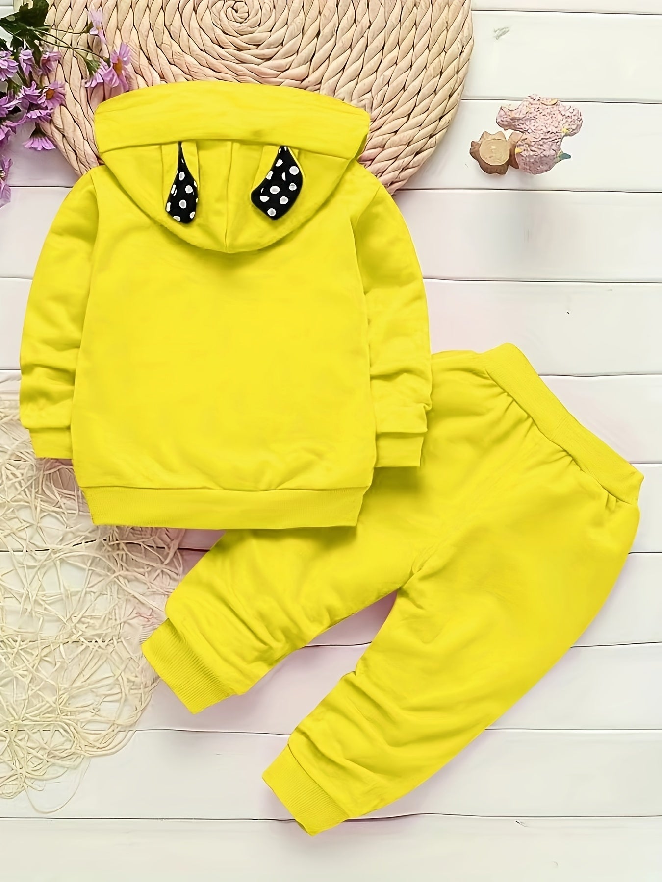 Autumn Girls' Zip-Up Rabbit Cardigan Three-Piece Set – Spring Baby Casual Outfit, Perfect for Outdoor