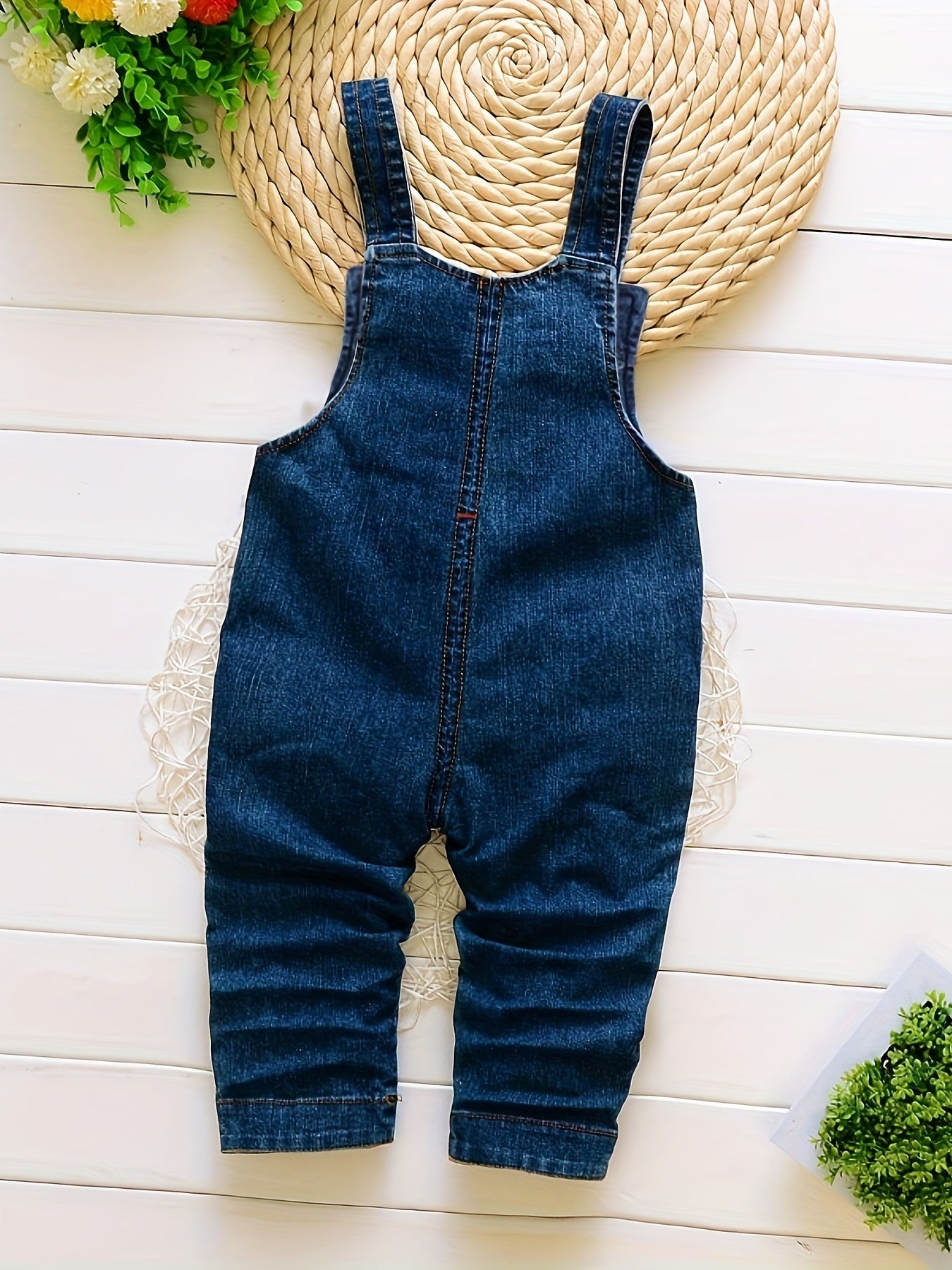 👧 Girls’ Suspender Pants – Comfortable Outdoor Outfit