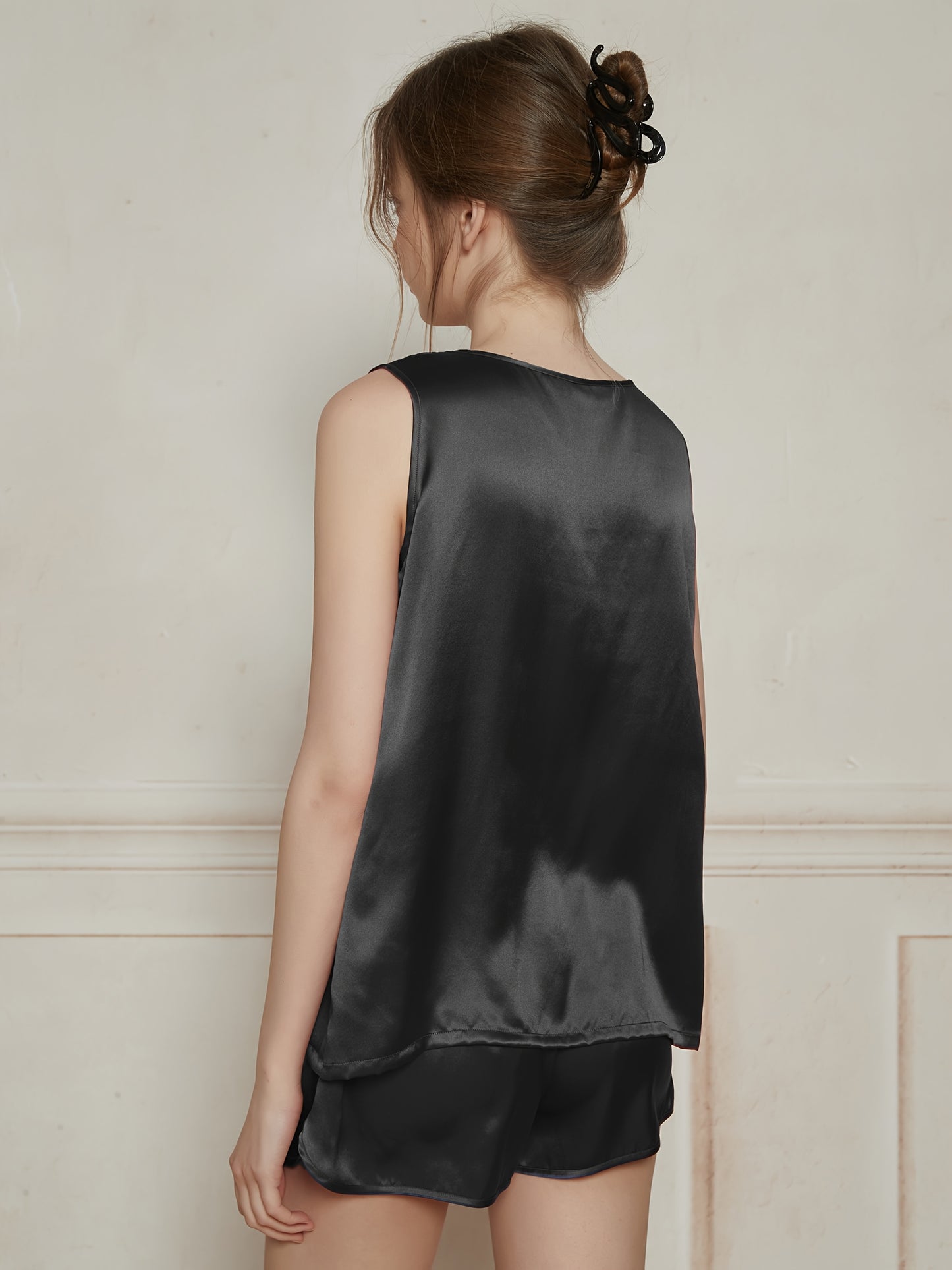 Women’s 100% Mulberry Silk Tank Top & Shorts Set – Luxurious Sleepwear