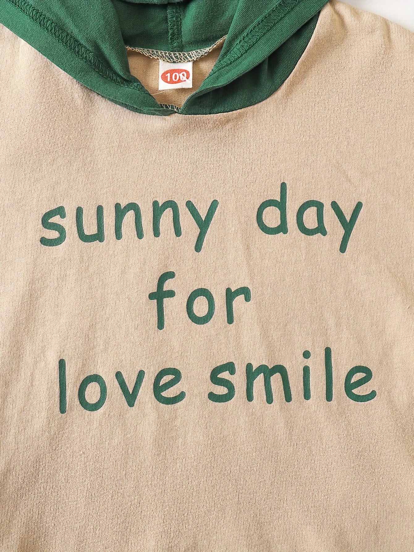 Girls’ 2PCS Summer Outfit – Cotton Hooded Shorts Set with Playful Print, Casual Outdoor Wear