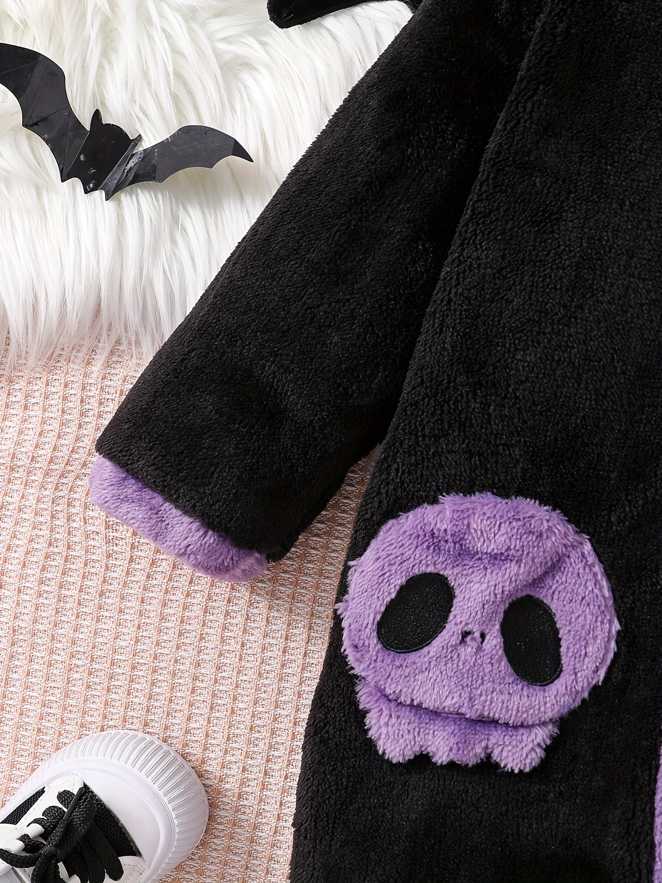 🦇 Baby Bat Plush Jumpsuit – Soft Fleece Hooded Outfit with Skull Pockets