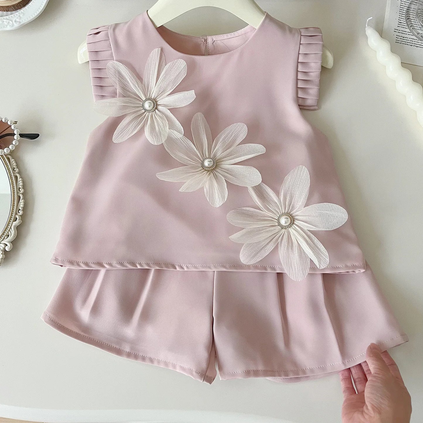 Girls’ Summer 2-PC Set – Cute Floral Tee & Shorts Casual Outfit for Kids