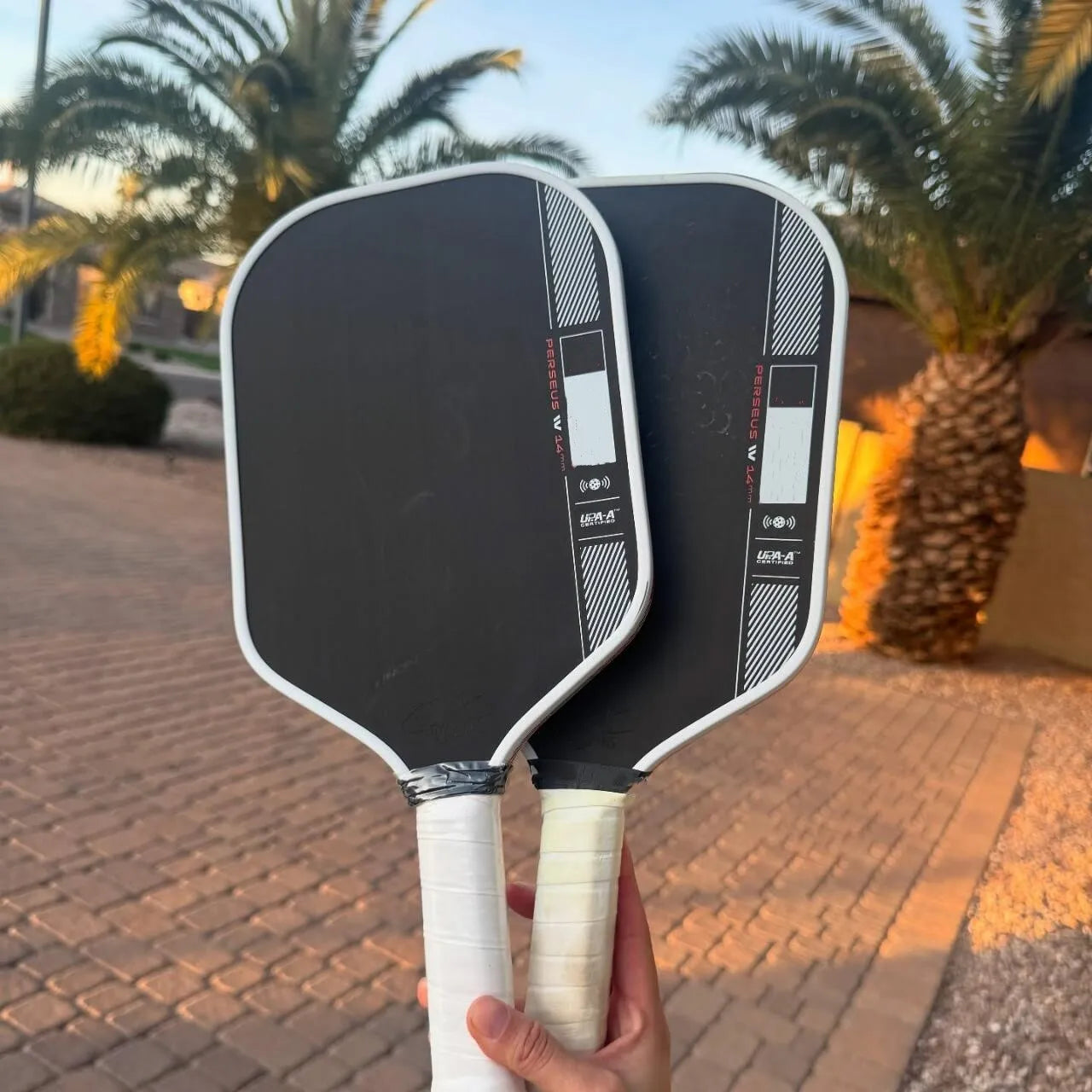 JOOLA's hot-pressed fourth-generation T700 carbon brazing professional competition-grade pickleball racket