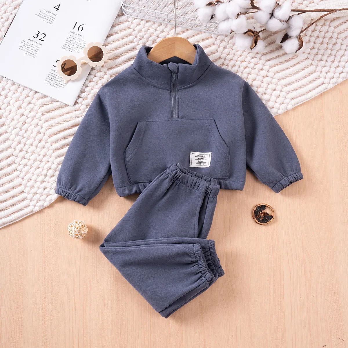 2025 Kids’ Autumn/Winter 2pcs Set – Fleece-Lined Turtleneck Hoodie & Pants
