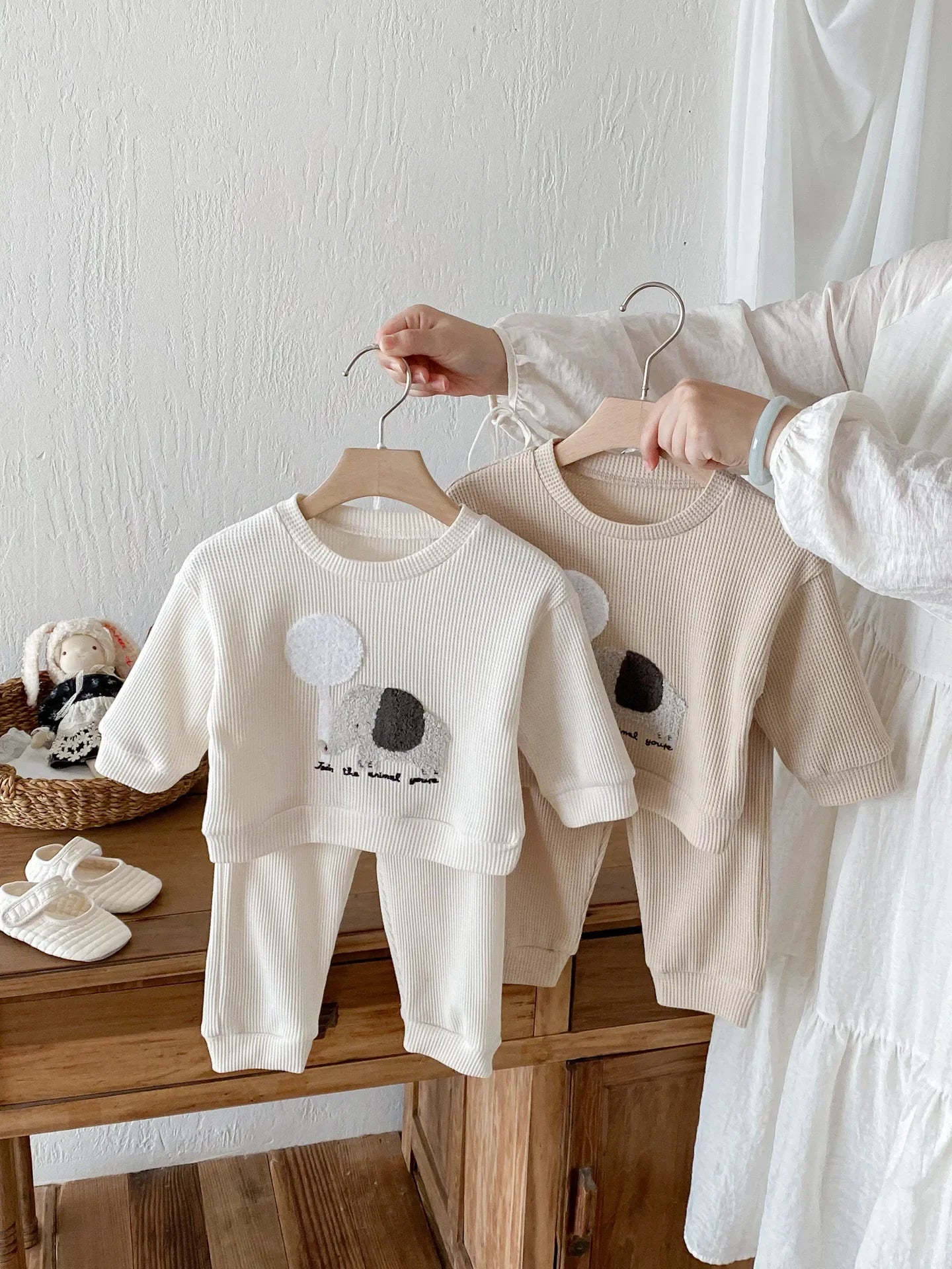 Conjunto de 2 peças em algodão para bebé/criança dos 0 aos 4 anos – blusa elefante e calças às riscas