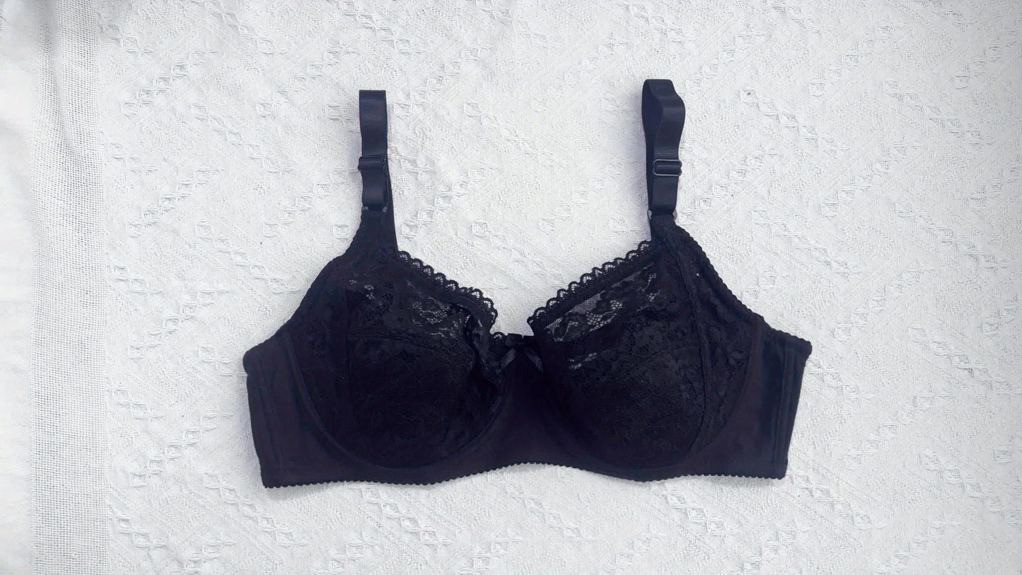 Women’s Plus Size Lace Lingerie Set – Sexy Bra with Thin Padding and Non-Bulge Design