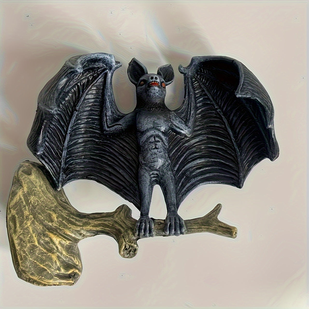 🦇 Hanging Vampire Bat – Glowing Red Eyes Halloween Decor