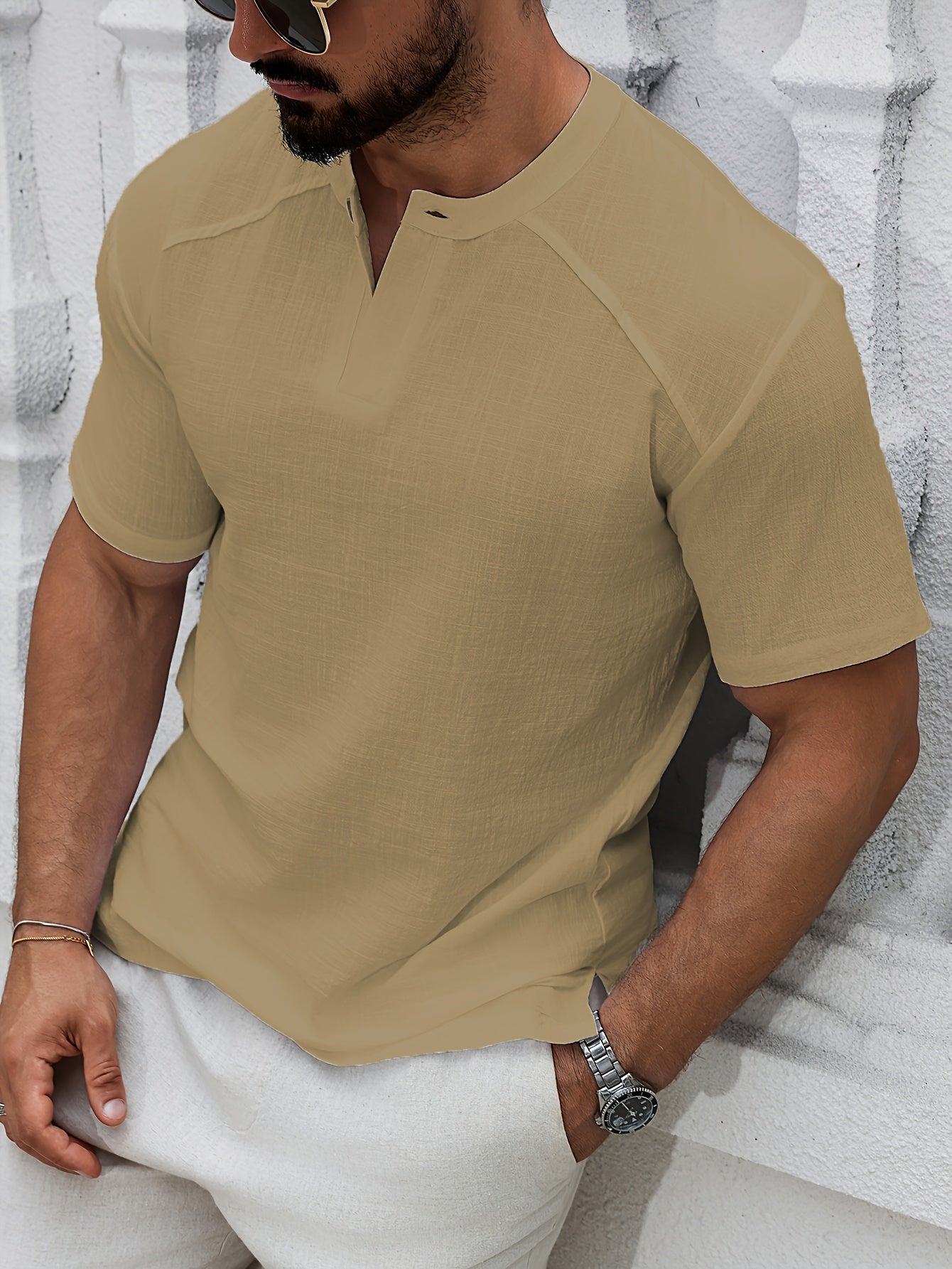 Men's Casual Linen Henley Shirt – Short Sleeve, Button-Up Collar, Split Hem, Light Blue, Perfect for Beach & Vacation