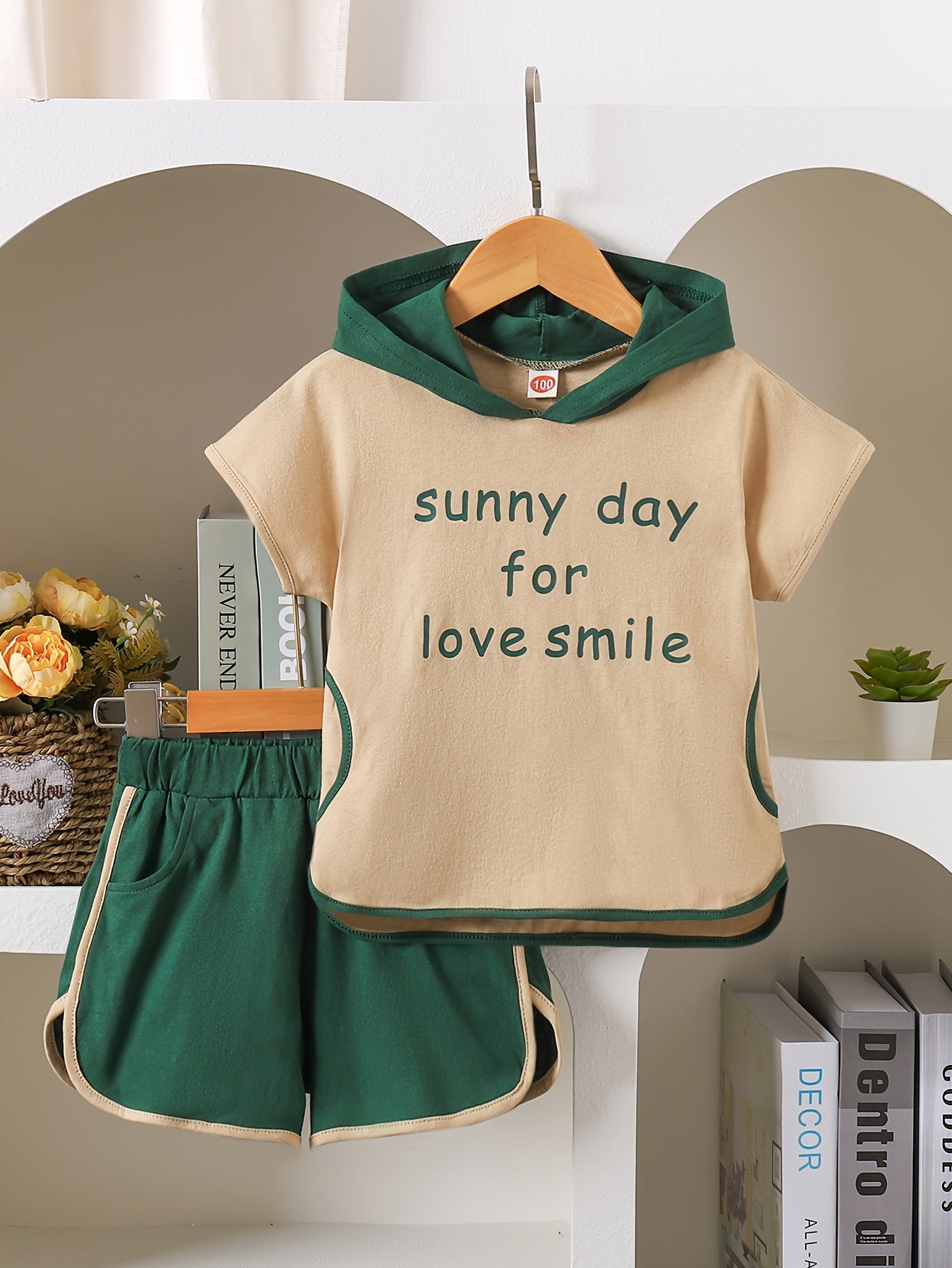 Girls’ 2PCS Summer Outfit – Cotton Hooded Shorts Set with Playful Print, Casual Outdoor Wear
